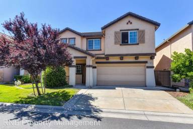 Main picture of 1499 Bushy Tail St
