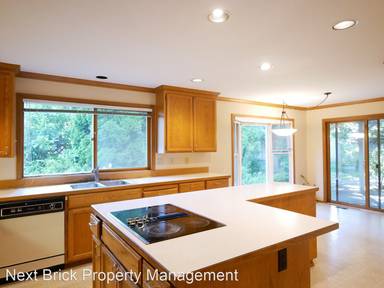 Main picture of 2137 222nd Pl NE