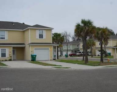 Main picture of 605 Layton Dr