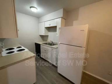 Main picture of 900 S Crutcher Ave
