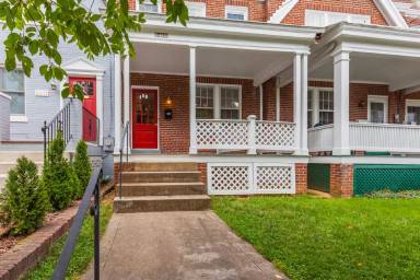Main picture of 2417 Huidekoper Pl NW