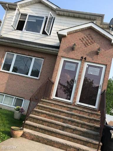 Main picture of 54 Poplar Ave