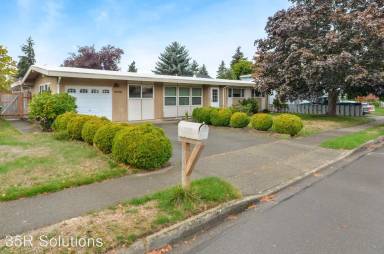 Main picture of 2509 Ferndale Ave NE