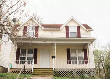Main picture of 1202 E High St
