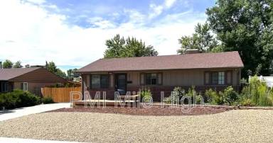 Main picture of 7871 Yates St