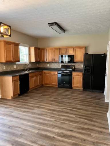 Main picture of 325 Woodland Pass
