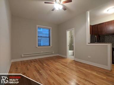 Main picture of 635 W Barry Ave