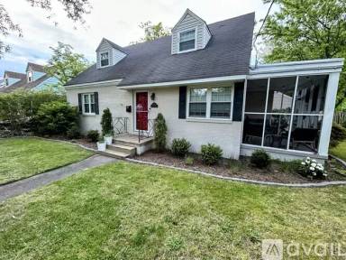 Main picture of 1026 Manchester Ave