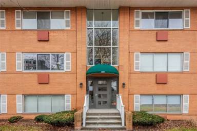 Main picture of 2456 East Ave
