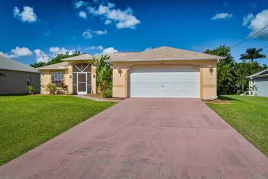 Main picture of 3726 SW 19th Ave