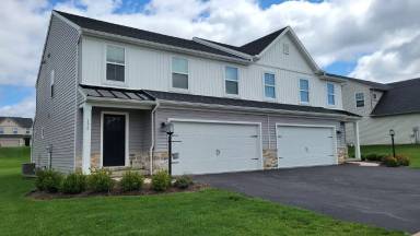 Main picture of 136 Acer Ave