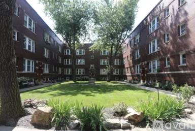 Main picture of 4716 N Racine Ave