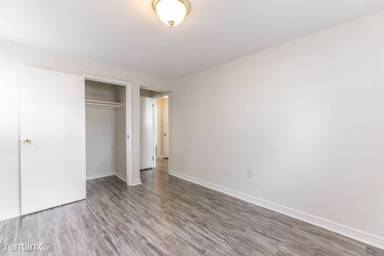 Main picture of 4090 Washington St