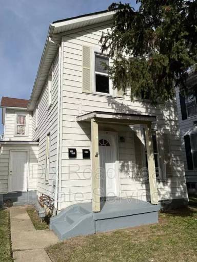 Main picture of 305 1/2 E Maple Ave