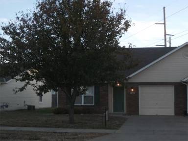 Main picture of 1001 Walters Dr