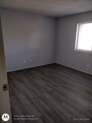 Main picture of 1302 Old Manor Rd