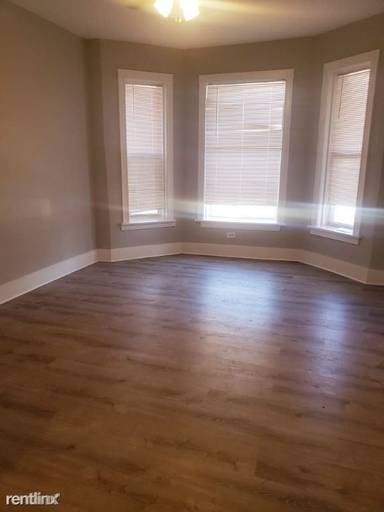 Main picture of 6502 S Rhodes Ave