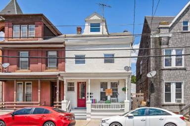 Main picture of 1021 Lehman St