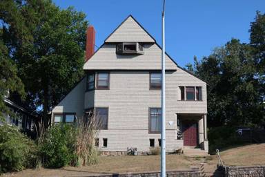 Main picture of 317 Fulton St E