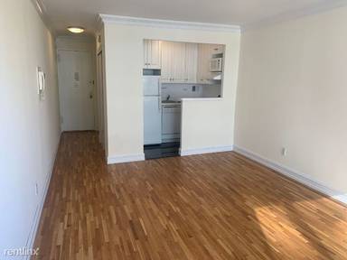 Main picture of 1661 York Ave