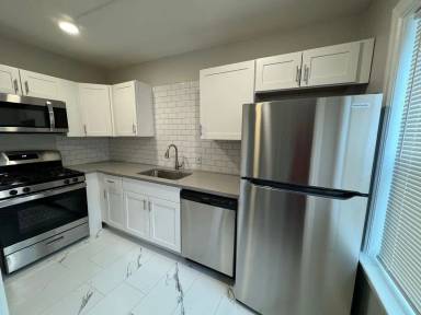 Main picture of 1605 W 37th St