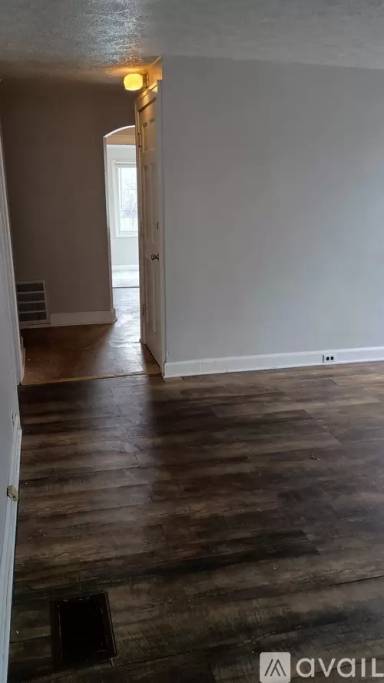 Main picture of 3683 W 136th St
