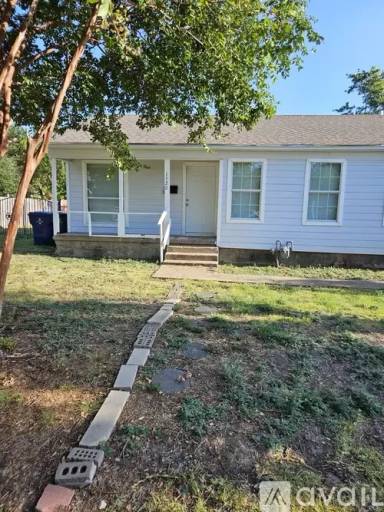 Main picture of 1520 Maple Dr
