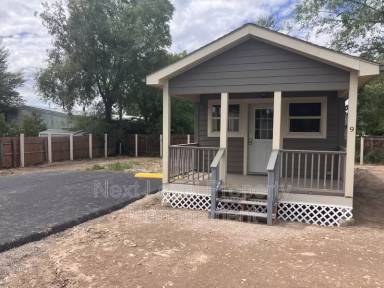 Main picture of 111 E Cottonwood Dr