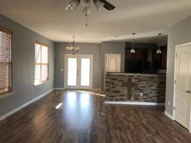 Main picture of 69 Thunderbird Dr