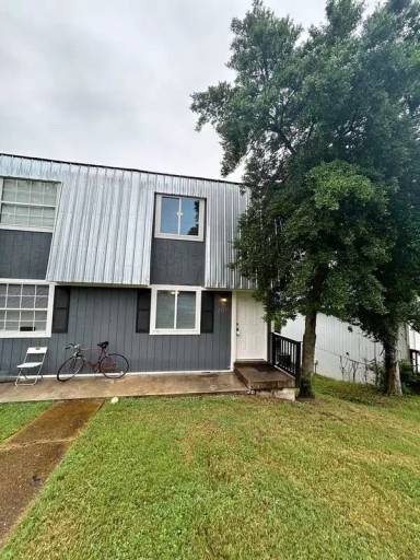 Main picture of 2317 Oak Ct