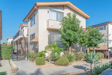 Main picture of 1439 S Point View St