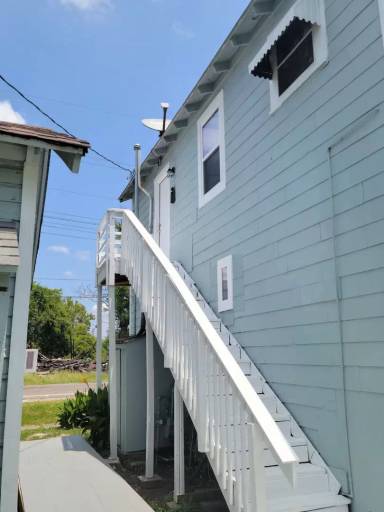 Main picture of 1223 Long St