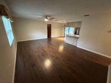 Main picture of 851 S Oak Crest Path
