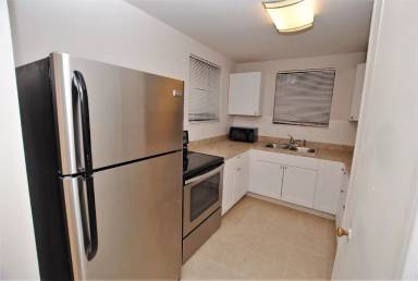 Main picture of 2729 Oak St
