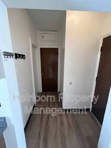 Main picture of 601 N 27th Ave W