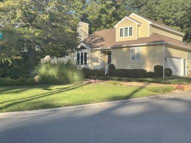 Main picture of 4601 Winterset Pl