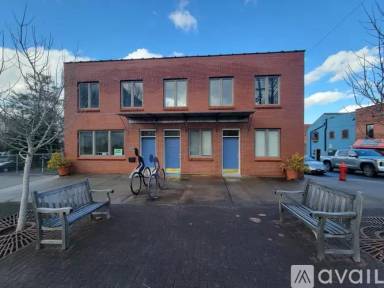Main picture of 62 Church St