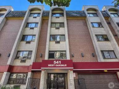 Main picture of 541 W Oakdale Ave