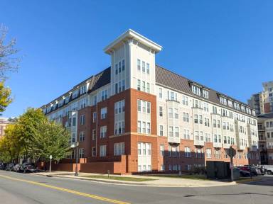 Main picture of Halstead At the Metro I and II