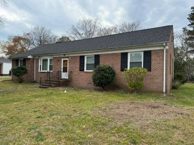 Main picture of 904 Forestview Dr