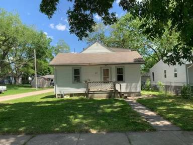 Main picture of 1025 N Fillmore Ave