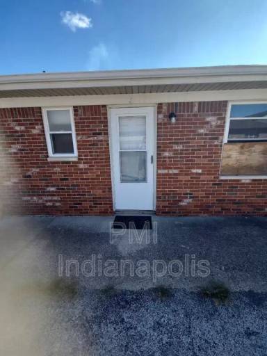 Main picture of 122 W William Dr