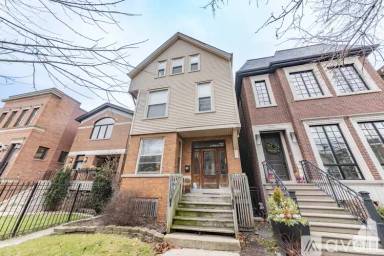 Main picture of 3438 N Seeley Ave