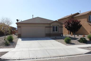 Main picture of 841 Waterfall Dr NE