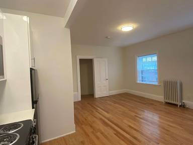 Main picture of 90 Charles St