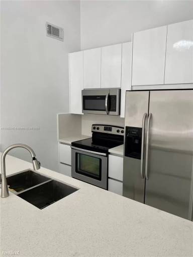 Main picture of 6704 NW 192nd Ter
