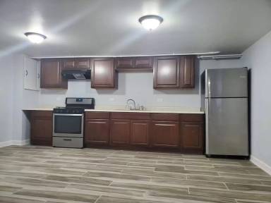 Main picture of 2200 W 21st Pl