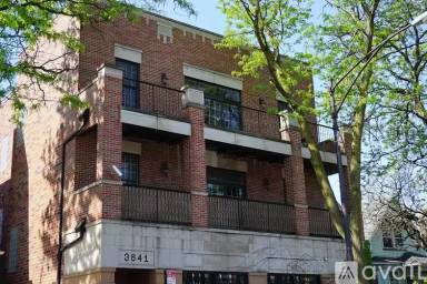 Main picture of 3649 W Belmont Ave