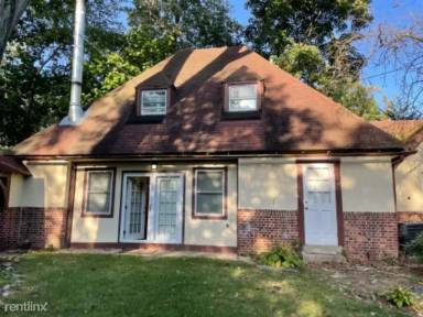 Main picture of 437 N Highland Ave