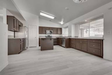Main picture of 826 Centaur Ave